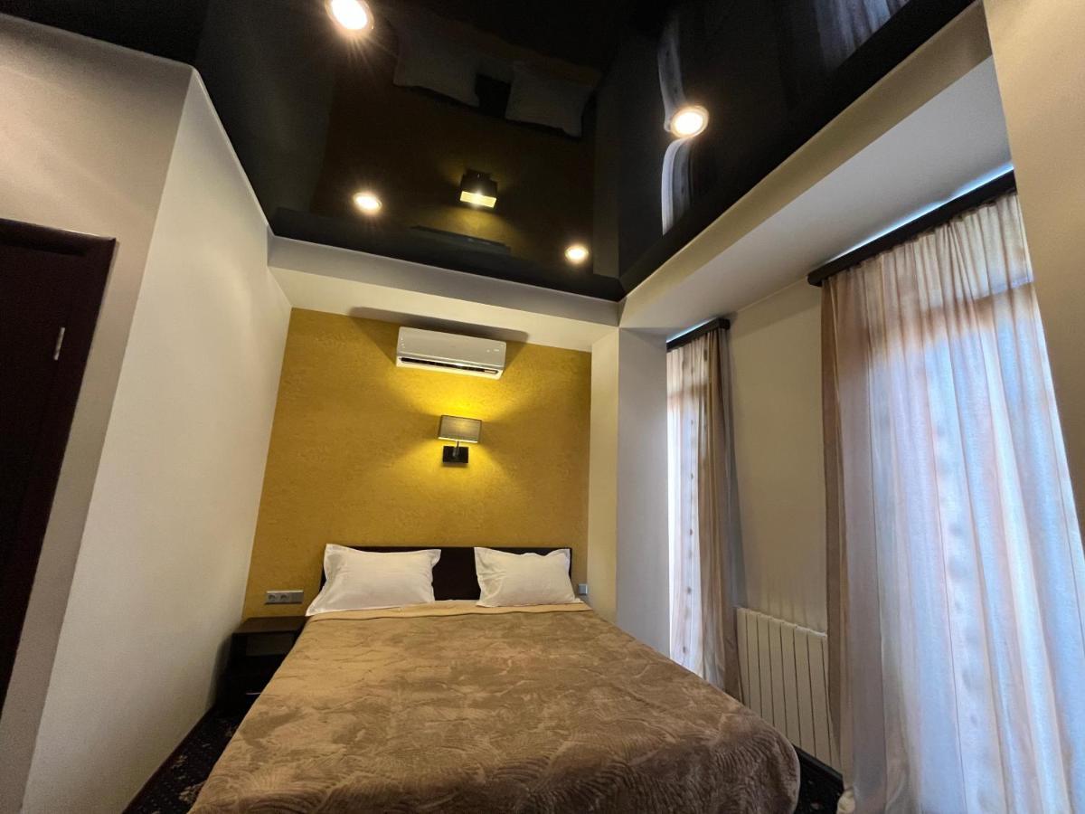 Hotel New Royal Tbilisi Zewnętrze zdjęcie